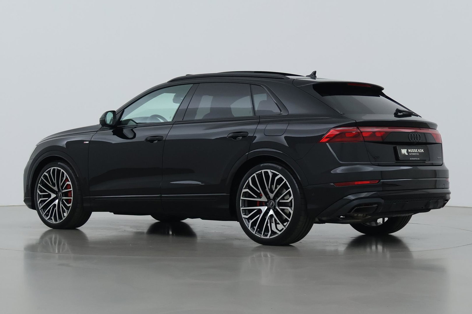 Audi Q8 60 TFSI e quattro Pro Line S Competition | Luchtvering | Trekhaak | Soft-Close | Panoramadak | B&O | 23 Inch
