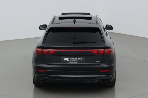 Audi Q8 60 TFSI e quattro Pro Line S Competition | Luchtvering | Trekhaak | Soft-Close | Panoramadak | B&O | 23 Inch