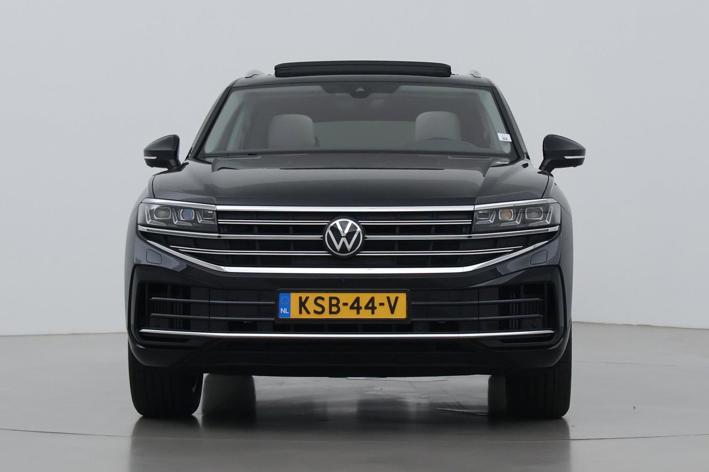 Volkswagen Touareg 3.0 TSi eHybrid 4MOTION Elegance | Luchtvering | Trekhaak | Panoramadak | Head-Up | Massage+Ventilatie | 360 Camera