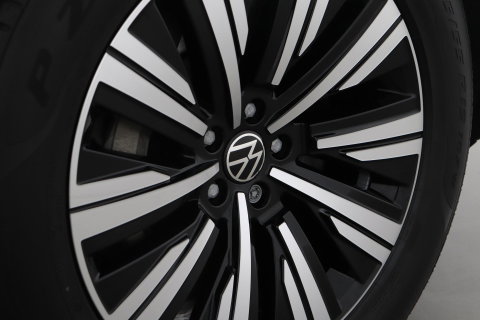 Volkswagen Touareg 3.0 TSi eHybrid 4MOTION Elegance | Luchtvering | Trekhaak | Panoramadak | Head-Up | Massage+Ventilatie | 360 Camera