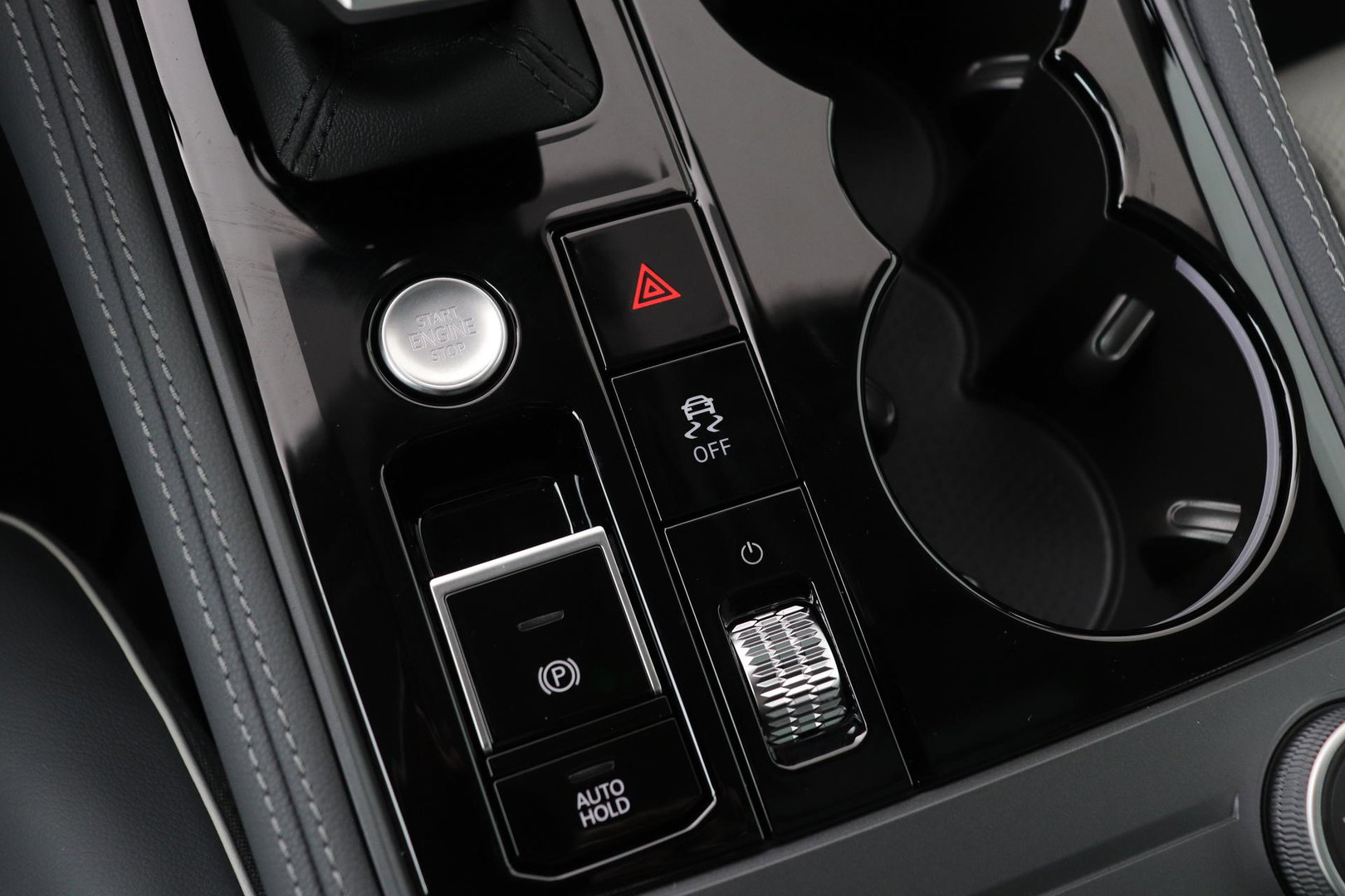 Volkswagen Touareg 3.0 TSi eHybrid 4MOTION Elegance | Luchtvering | Trekhaak | Panoramadak | Head-Up | Massage+Ventilatie | 360 Camera