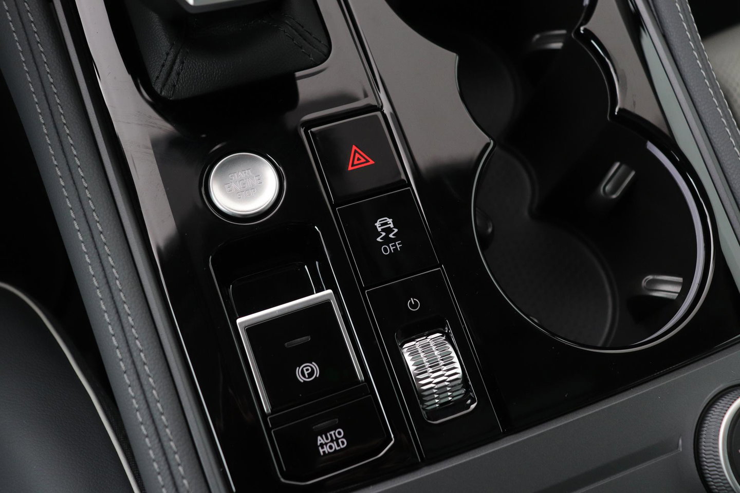 Volkswagen Touareg 3.0 TSi eHybrid 4MOTION Elegance | Luchtvering | Trekhaak | Panoramadak | Head-Up | Massage+Ventilatie | 360 Camera