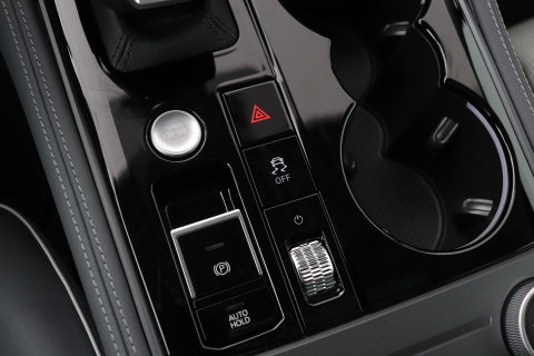 Volkswagen Touareg 3.0 TSi eHybrid 4MOTION Elegance | Luchtvering | Trekhaak | Panoramadak | Head-Up | Massage+Ventilatie | 360 Camera