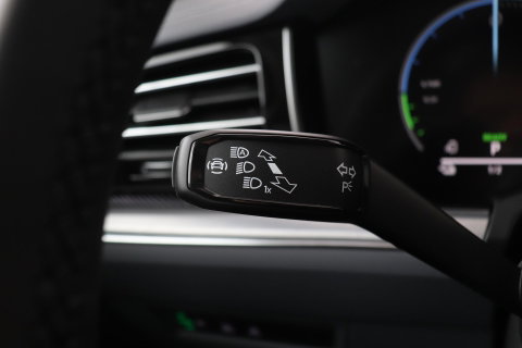 Volkswagen Touareg 3.0 TSi eHybrid 4MOTION Elegance | Luchtvering | Trekhaak | Panoramadak | Head-Up | Massage+Ventilatie | 360 Camera