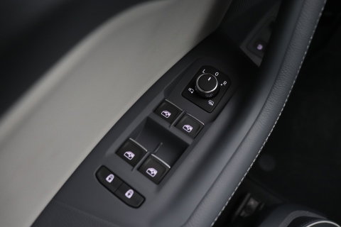 Volkswagen Touareg 3.0 TSi eHybrid 4MOTION Elegance | Luchtvering | Trekhaak | Panoramadak | Head-Up | Massage+Ventilatie | 360 Camera