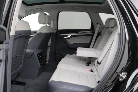 Volkswagen Touareg 3.0 TSi eHybrid 4MOTION Elegance | Luchtvering | Trekhaak | Panoramadak | Head-Up | Massage+Ventilatie | 360 Camera
