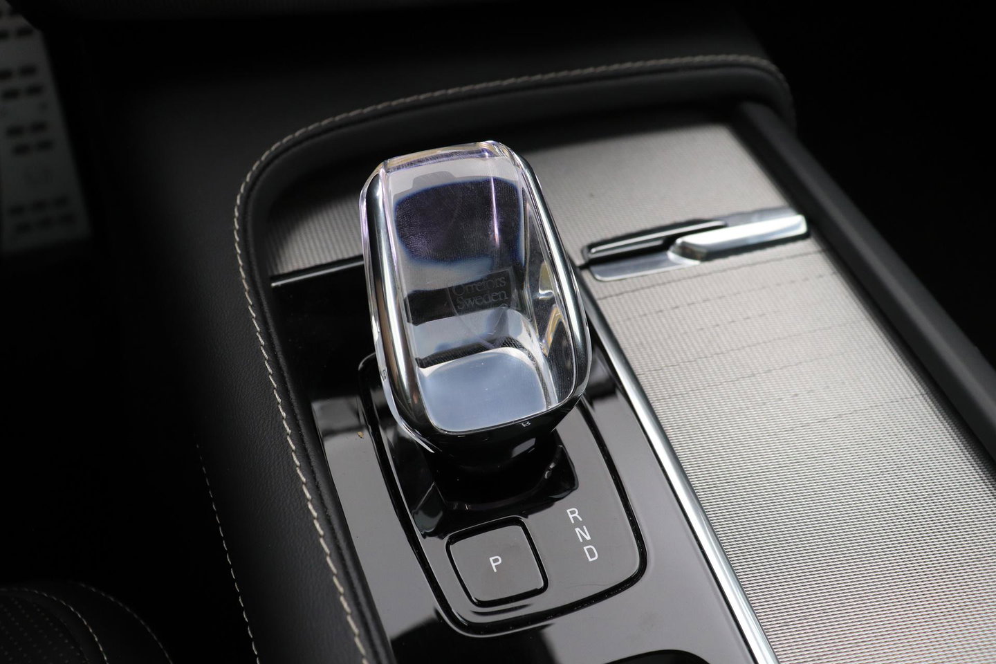 Volvo XC90 B5 AWD Ultimate Dark | GRIJS KENTEKEN | HEICO Sportiv | Luchtvering | Panoramadak | 360° Camera | Head-Up
