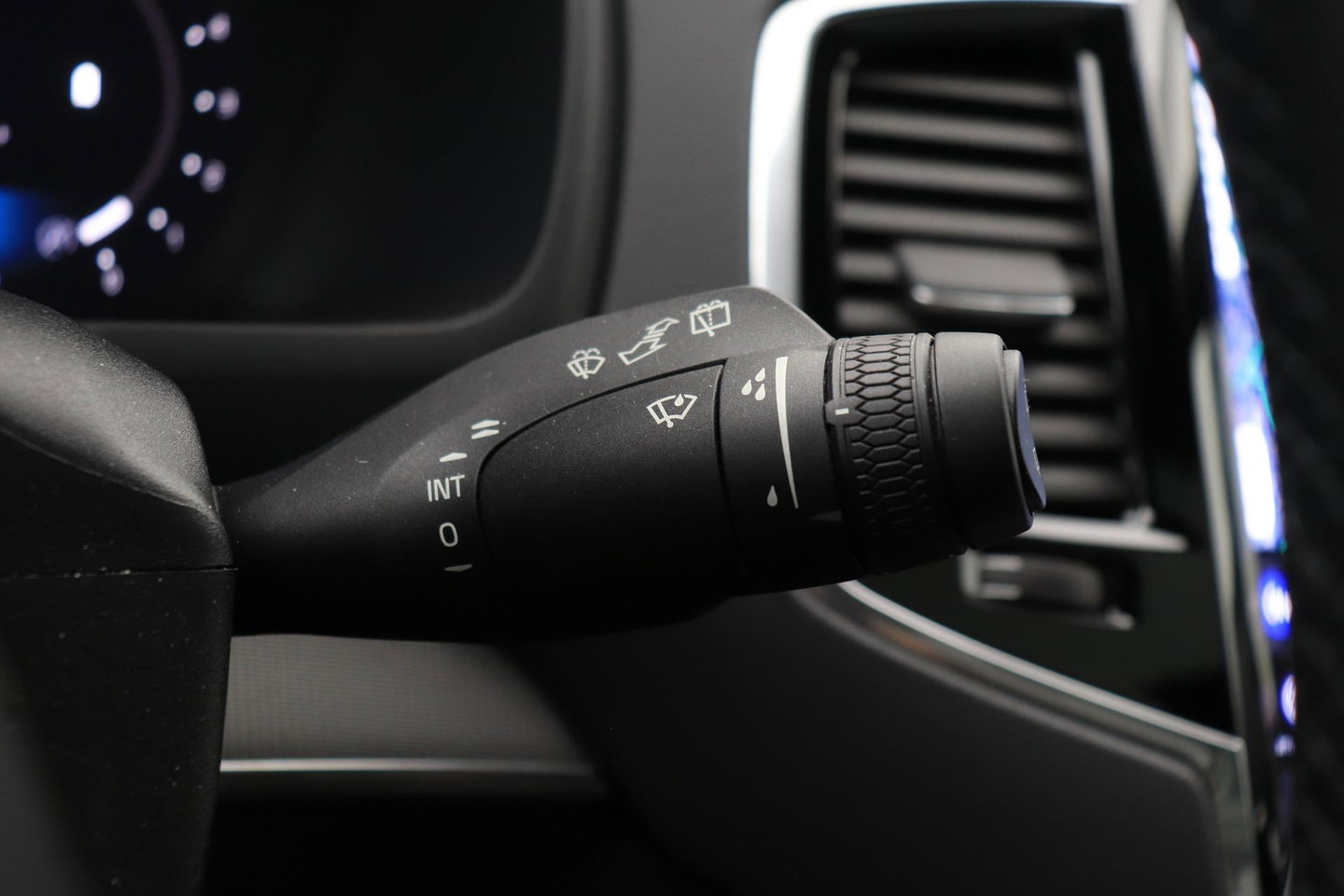 Volvo XC90 B5 AWD Ultimate Dark | GRIJS KENTEKEN | HEICO Sportiv | Luchtvering | Panoramadak | 360° Camera | Head-Up