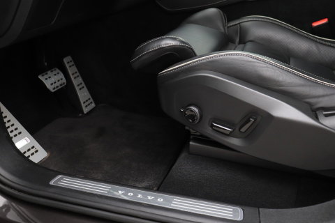 Volvo XC90 B5 AWD Ultimate Dark | GRIJS KENTEKEN | HEICO Sportiv | Luchtvering | Panoramadak | 360° Camera | Head-Up