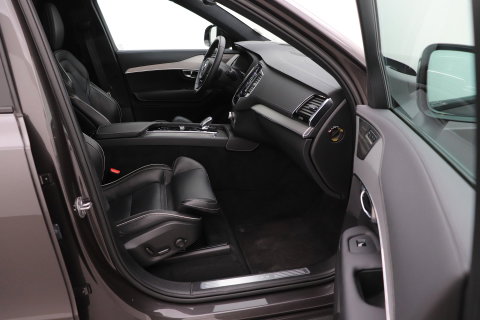Volvo XC90 B5 AWD Ultimate Dark | GRIJS KENTEKEN | HEICO Sportiv | Luchtvering | Panoramadak | 360° Camera | Head-Up