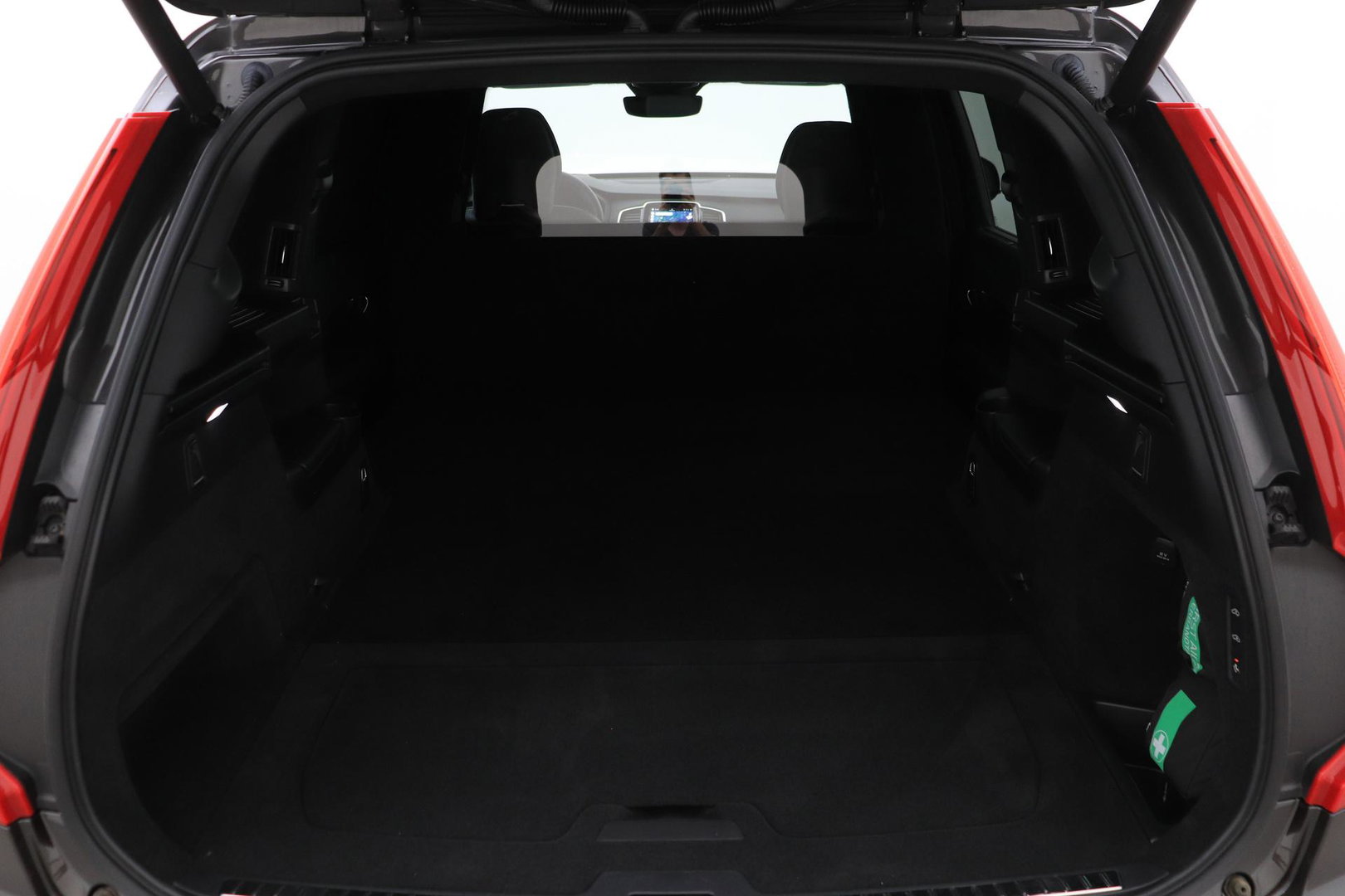Volvo XC90 B5 AWD Ultimate Dark | GRIJS KENTEKEN | HEICO Sportiv | Luchtvering | Panoramadak | 360° Camera | Head-Up