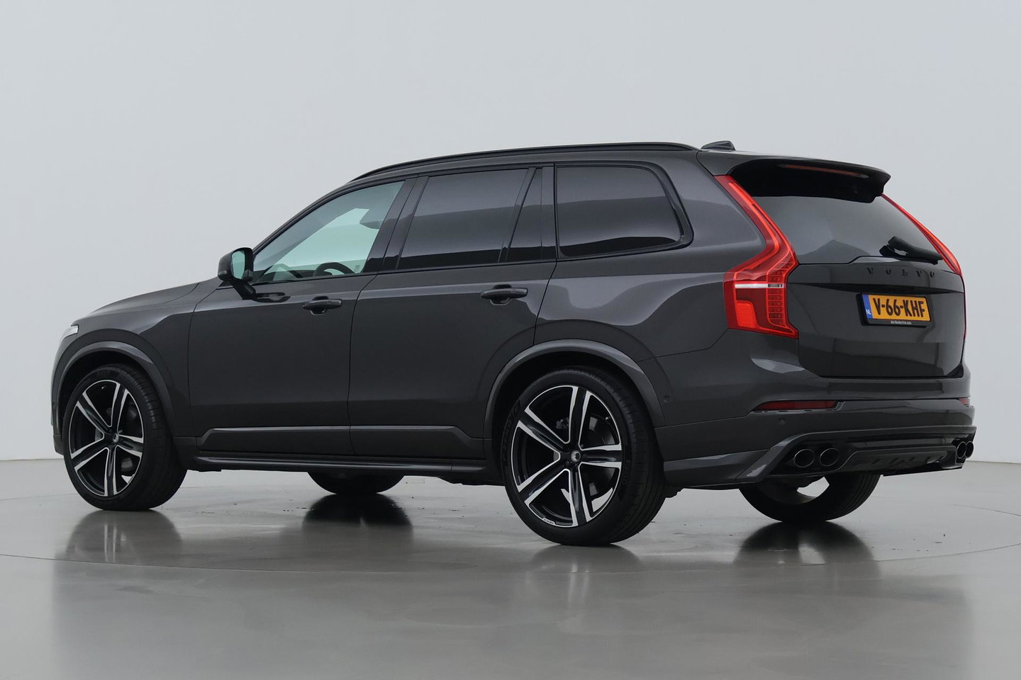 Volvo XC90 B5 AWD Ultimate Dark | GRIJS KENTEKEN | HEICO Sportiv | Luchtvering | Panoramadak | 360° Camera | Head-Up