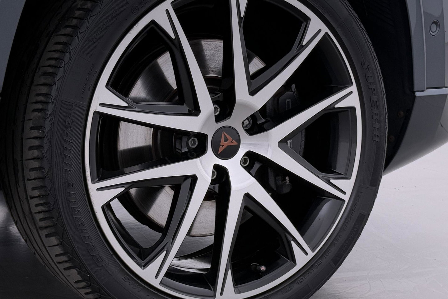 CUPRA Ateca 2.0 TSI 4DRIVE | Panoramadak | Beats Audio | 360 Camera | ACC | Stoelverwarming | 19 Inch