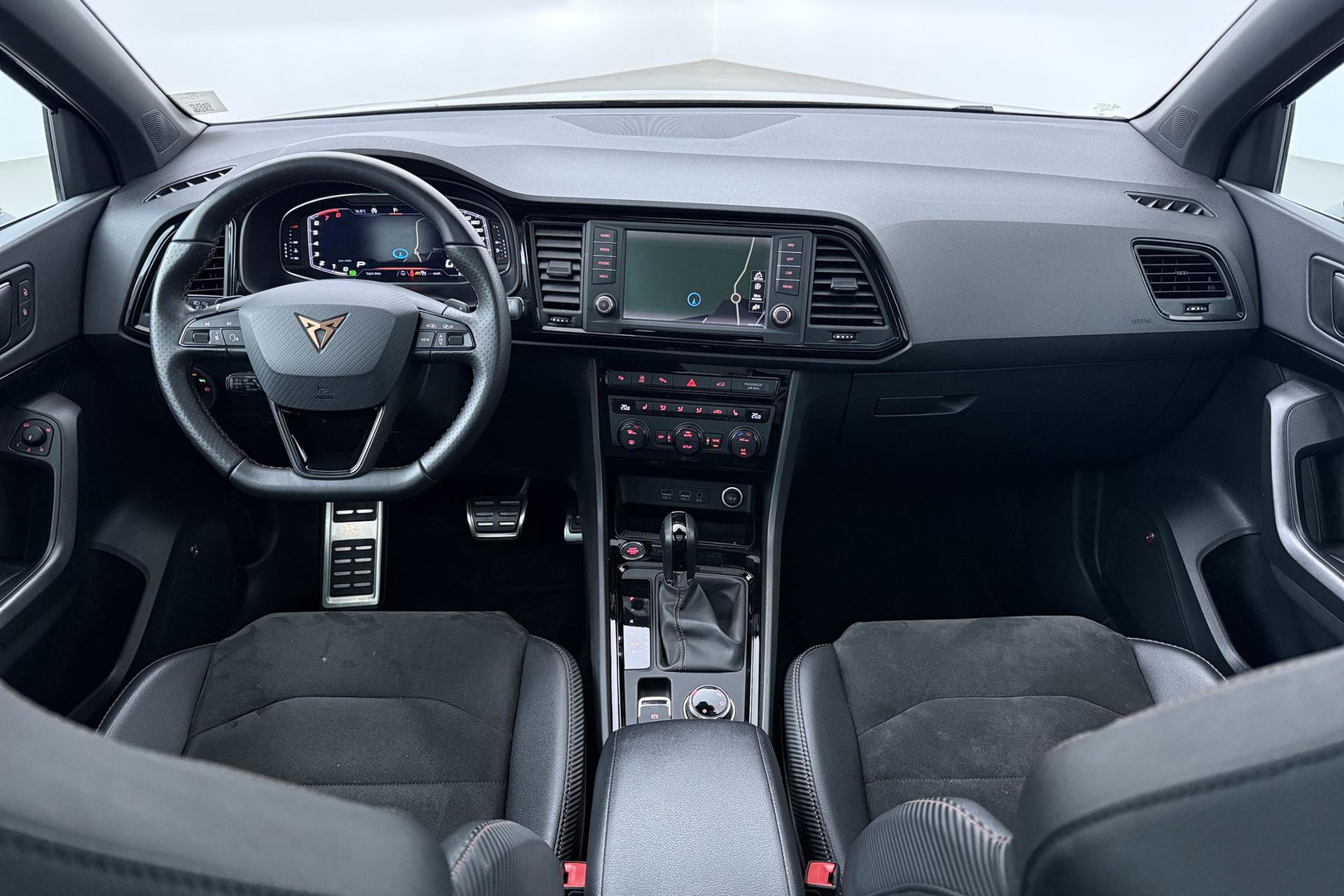 CUPRA Ateca 2.0 TSI 4DRIVE | Panoramadak | Beats Audio | 360 Camera | ACC | Stoelverwarming | 19 Inch