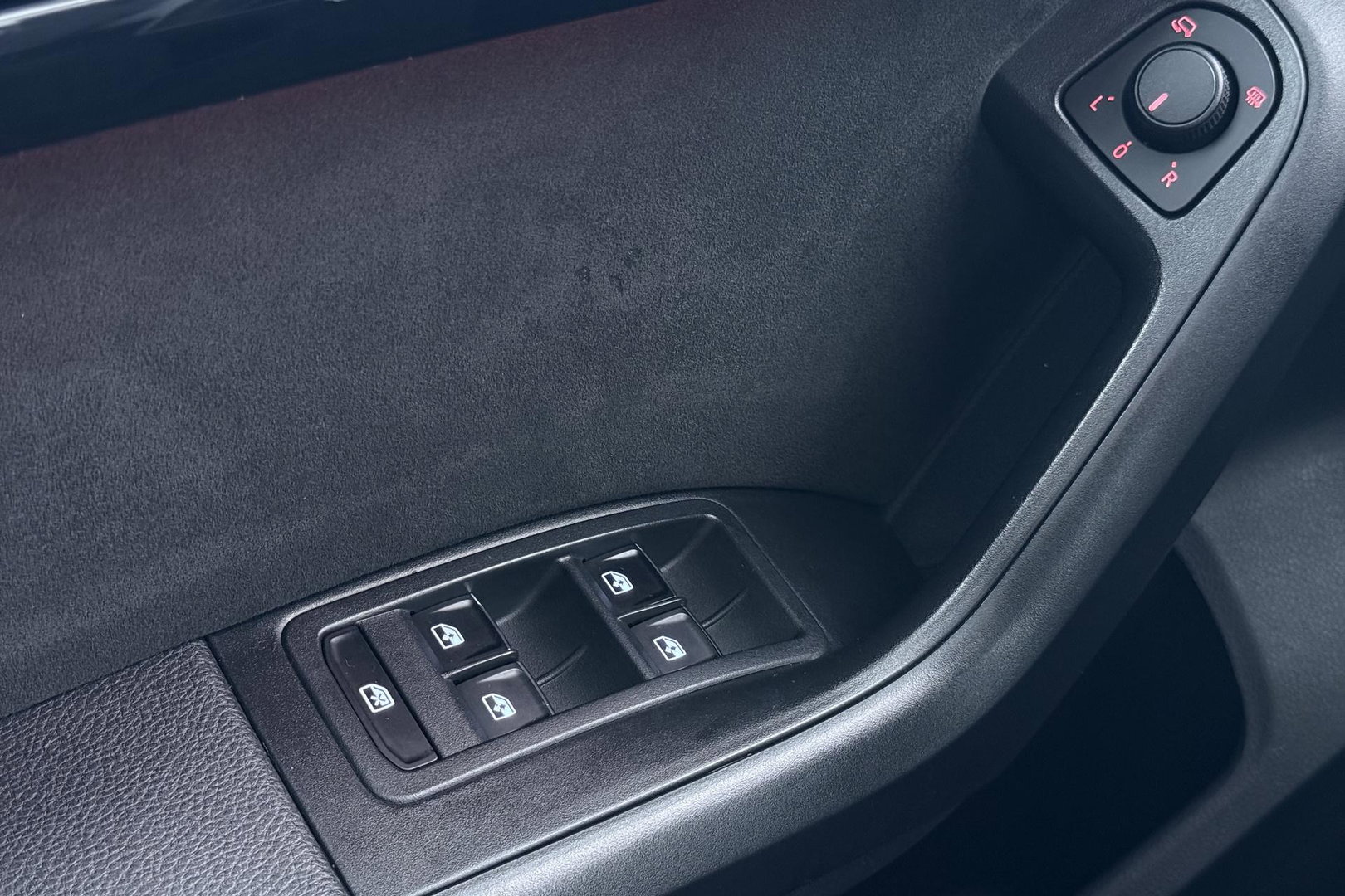 CUPRA Ateca 2.0 TSI 4DRIVE | Panoramadak | Beats Audio | 360 Camera | ACC | Stoelverwarming | 19 Inch