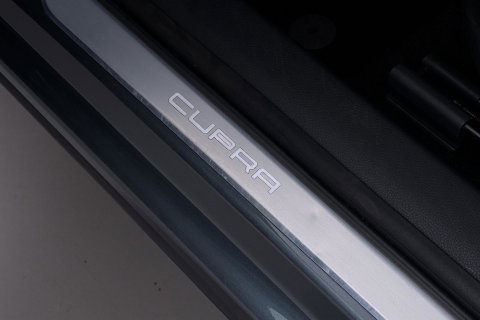 CUPRA Ateca 2.0 TSI 4DRIVE | Panoramadak | Beats Audio | 360 Camera | ACC | Stoelverwarming | 19 Inch