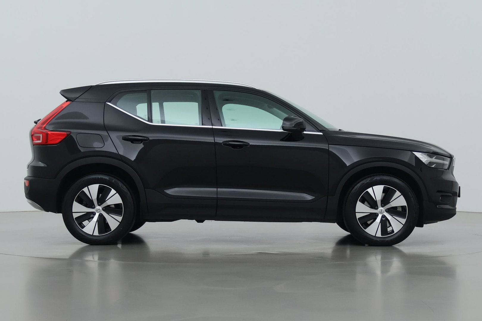 Volvo XC40 1.5 T5 Recharge Inscription | Trekhaak | Keyless Entry | Elektrische Achterklep | CarPlay | Camera | Navigatie | 18 inch