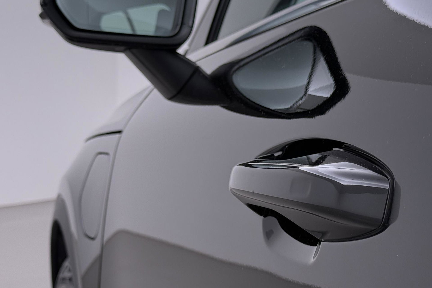 Volvo XC40 1.5 T5 Recharge Inscription | Trekhaak | Keyless Entry | Elektrische Achterklep | CarPlay | Camera | Navigatie | 18 inch