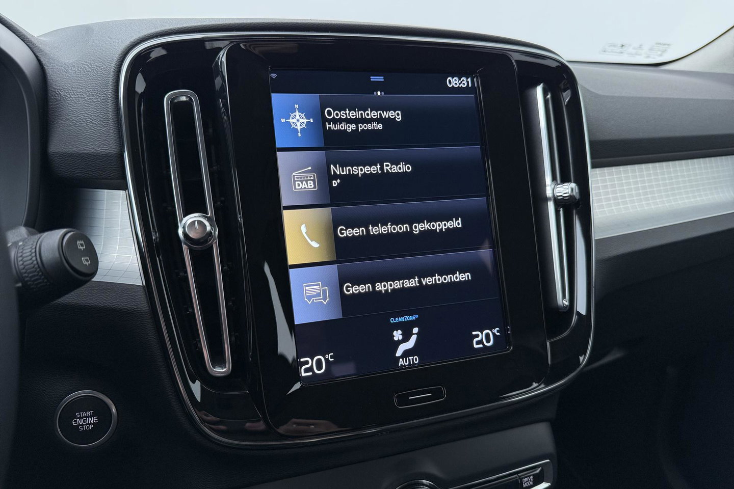 Volvo XC40 1.5 T5 Recharge Inscription | Trekhaak | Keyless Entry | Elektrische Achterklep | CarPlay | Camera | Navigatie | 18 inch