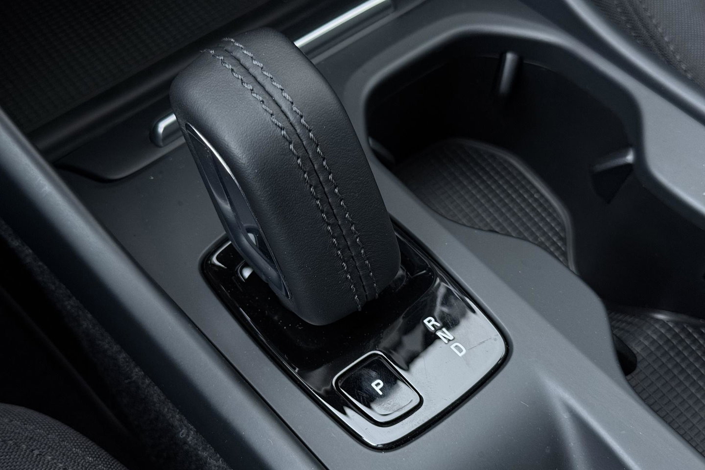 Volvo XC40 1.5 T5 Recharge Inscription | Trekhaak | Keyless Entry | Elektrische Achterklep | CarPlay | Camera | Navigatie | 18 inch
