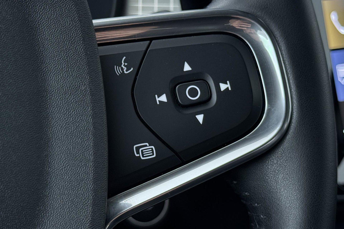 Volvo XC40 1.5 T5 Recharge Inscription | Trekhaak | Keyless Entry | Elektrische Achterklep | CarPlay | Camera | Navigatie | 18 inch