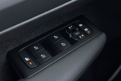 Volvo XC40 1.5 T5 Recharge Inscription | Trekhaak | Keyless Entry | Elektrische Achterklep | CarPlay | Camera | Navigatie | 18 inch