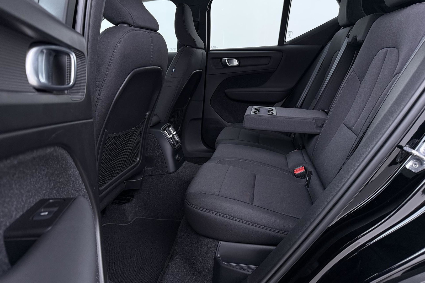 Volvo XC40 1.5 T5 Recharge Inscription | Trekhaak | Keyless Entry | Elektrische Achterklep | CarPlay | Camera | Navigatie | 18 inch