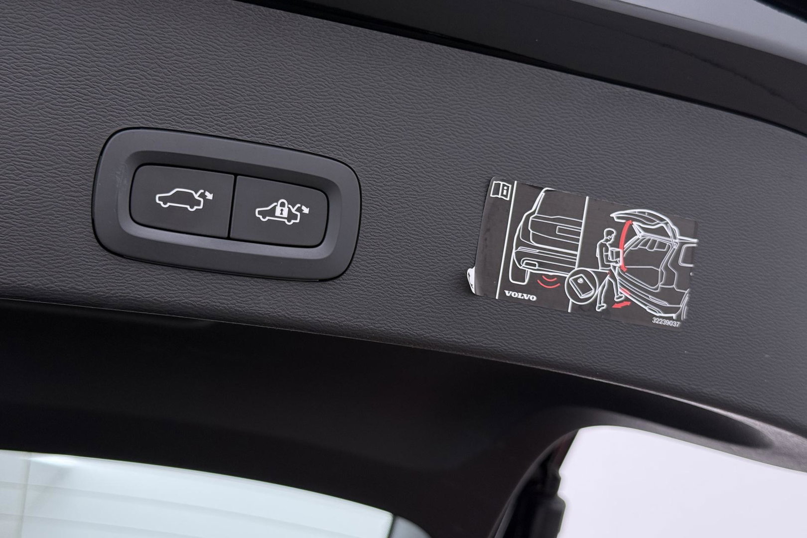 Volvo XC40 1.5 T5 Recharge Inscription | Trekhaak | Keyless Entry | Elektrische Achterklep | CarPlay | Camera | Navigatie | 18 inch