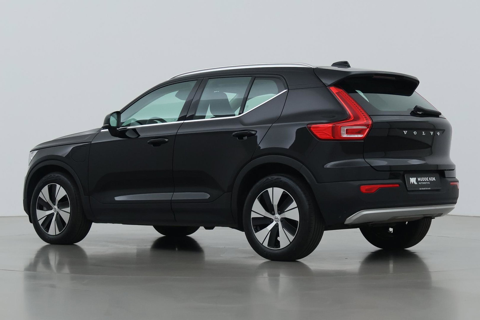 Volvo XC40 1.5 T5 Recharge Inscription | Trekhaak | Keyless Entry | Elektrische Achterklep | CarPlay | Camera | Navigatie | 18 inch