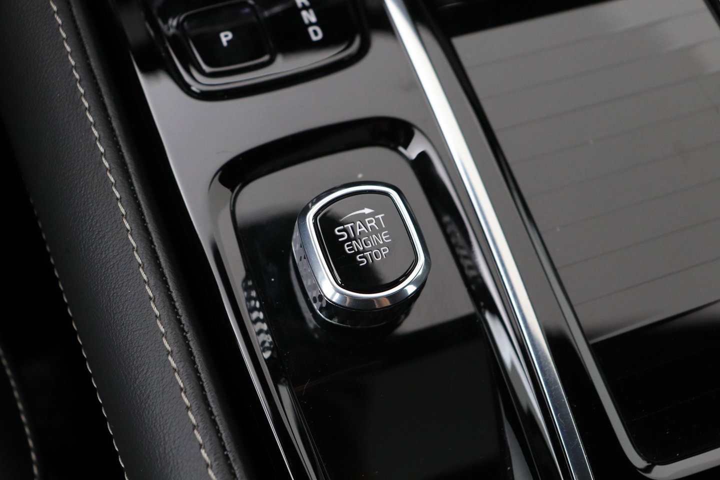 Volvo S90 T8 AWD Ultimate Dark | Schuif/kanteldak | ACC | Head-Up | 360° Camera | BLIS | Stoel+Stuurverwarming