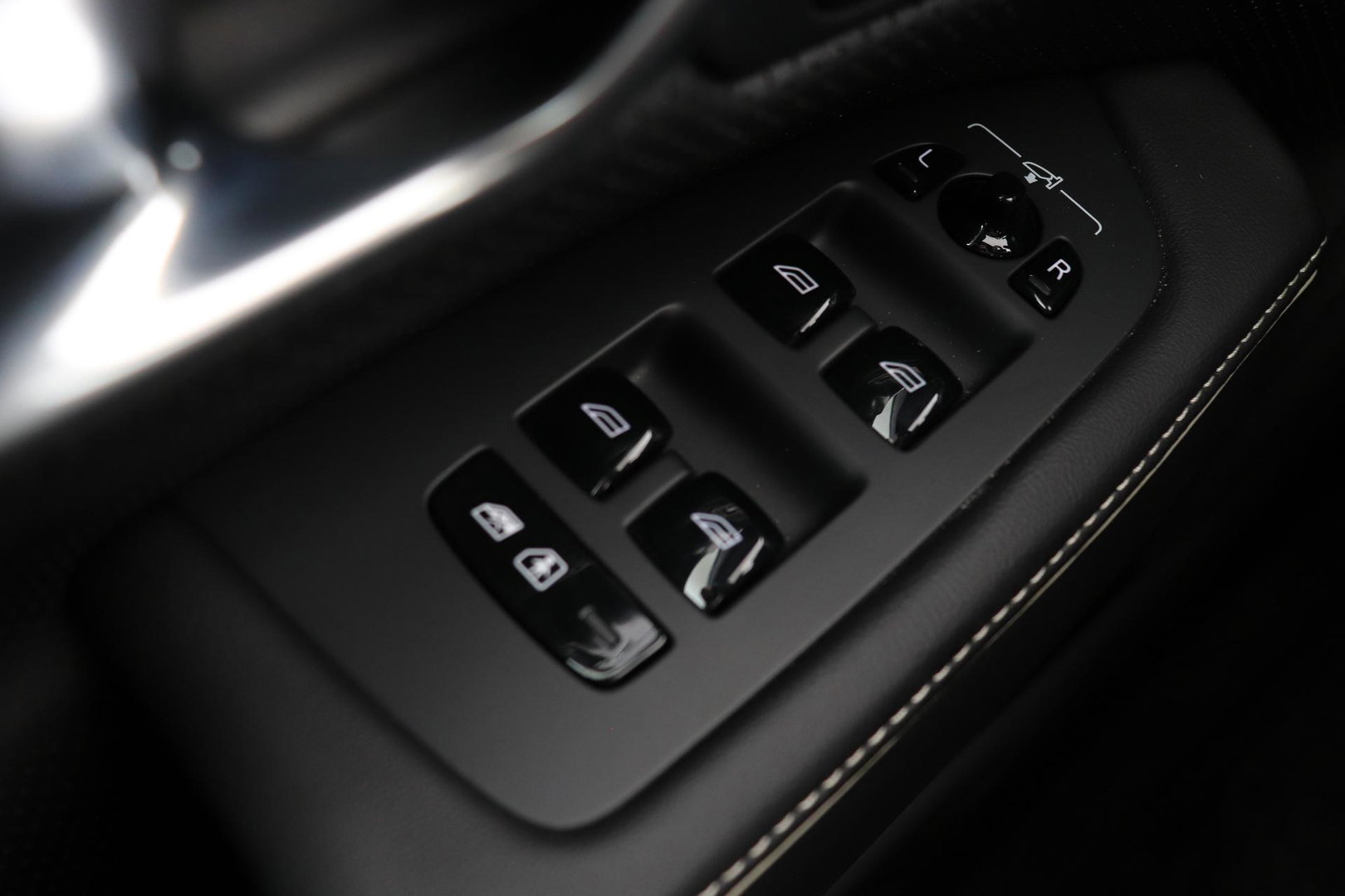Volvo S90 T8 AWD Ultimate Dark | Schuif/kanteldak | ACC | Head-Up | 360° Camera | BLIS | Stoel+Stuurverwarming