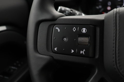 Land Rover Defender 2.0 P300e 110 X | FACELIFT | ClearSight | Meridian Surround | Trekhaak | Luchtvering | Koelbox | Panoramadak | 22 Inch