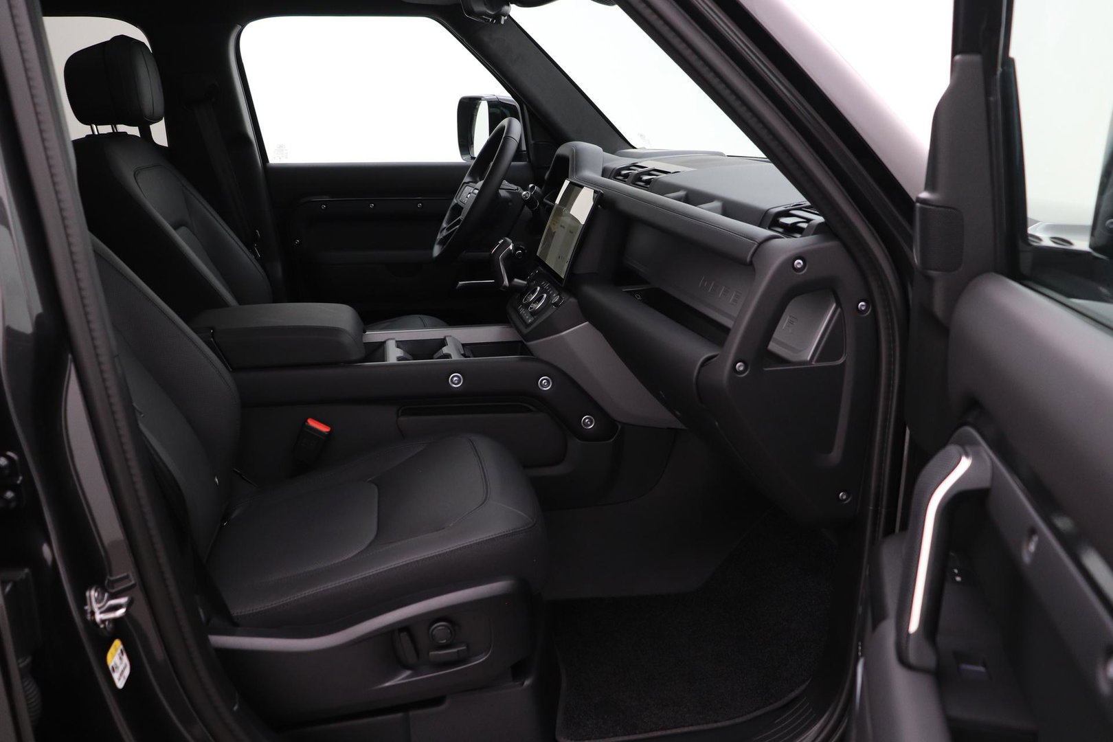 Land Rover Defender 2.0 P300e 110 X | FACELIFT | ClearSight | Meridian Surround | Trekhaak | Luchtvering | Koelbox | Panoramadak | 22 Inch