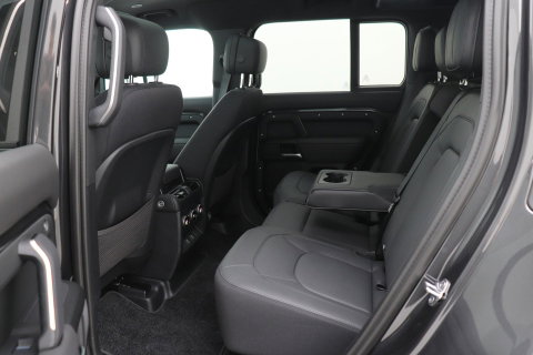 Land Rover Defender 2.0 P300e 110 X | FACELIFT | ClearSight | Meridian Surround | Trekhaak | Luchtvering | Koelbox | Panoramadak | 22 Inch