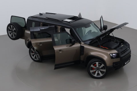 Land Rover Defender 2.0 P300e 110 X | FACELIFT | ClearSight | Meridian Surround | Trekhaak | Luchtvering | Koelbox | Panoramadak | 22 Inch