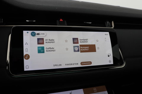 Land Rover Range Rover Evoque 1.5 P300e AWD R-Dynamic SE | ACC | Panoramadak | Meridian | Keyless Entry | Camera | Memory | Stoelverwarming | 20 Inch