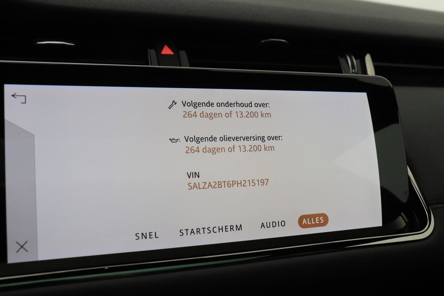 Land Rover Range Rover Evoque 1.5 P300e AWD R-Dynamic SE | ACC | Panoramadak | Meridian | Keyless Entry | Camera | Memory | Stoelverwarming | 20 Inch