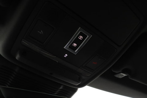 Land Rover Range Rover Evoque 1.5 P300e AWD R-Dynamic SE | ACC | Panoramadak | Meridian | Keyless Entry | Camera | Memory | Stoelverwarming | 20 Inch