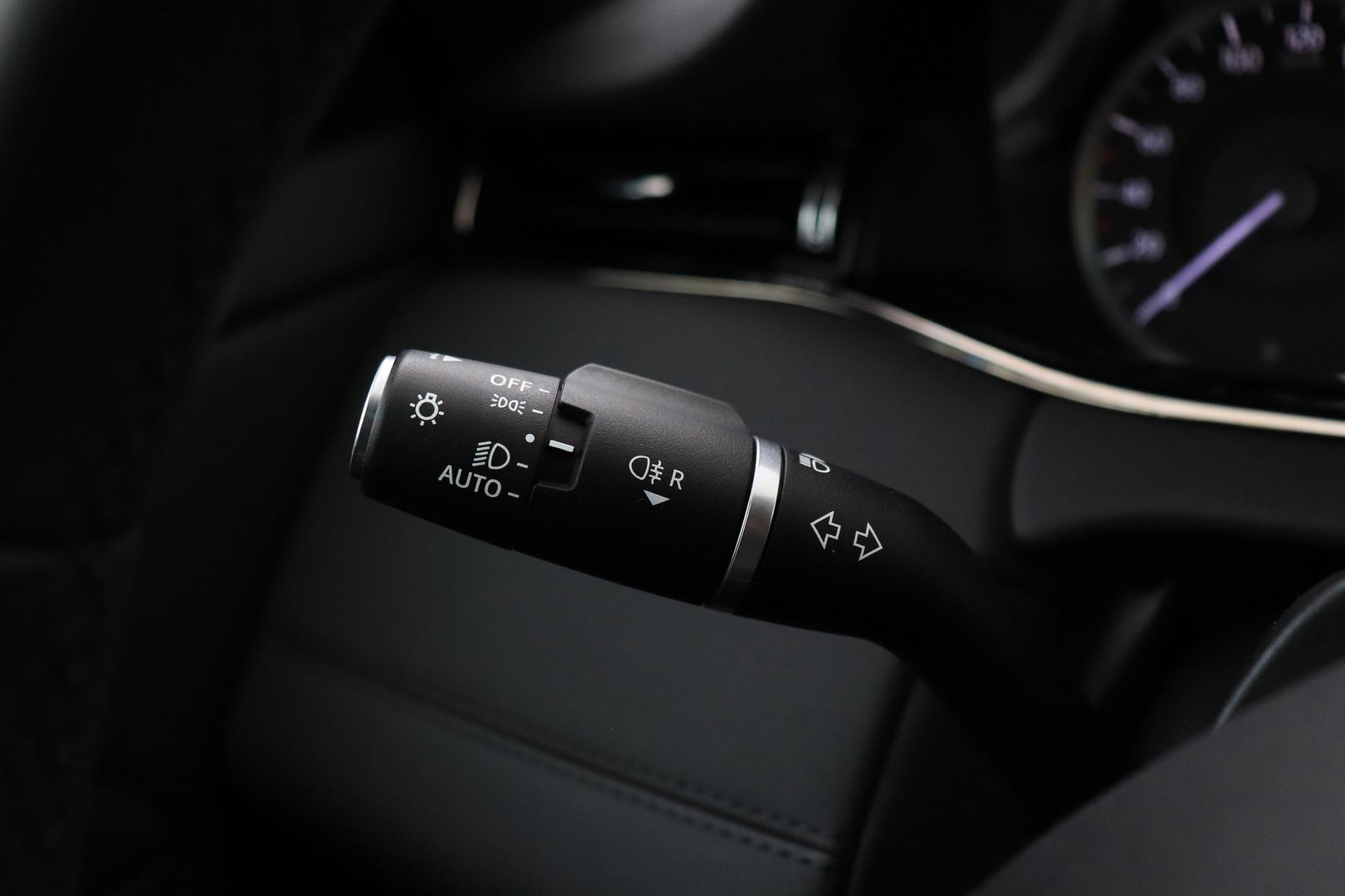 Land Rover Range Rover Evoque 1.5 P300e AWD R-Dynamic SE | ACC | Panoramadak | Meridian | Keyless Entry | Camera | Memory | Stoelverwarming | 20 Inch