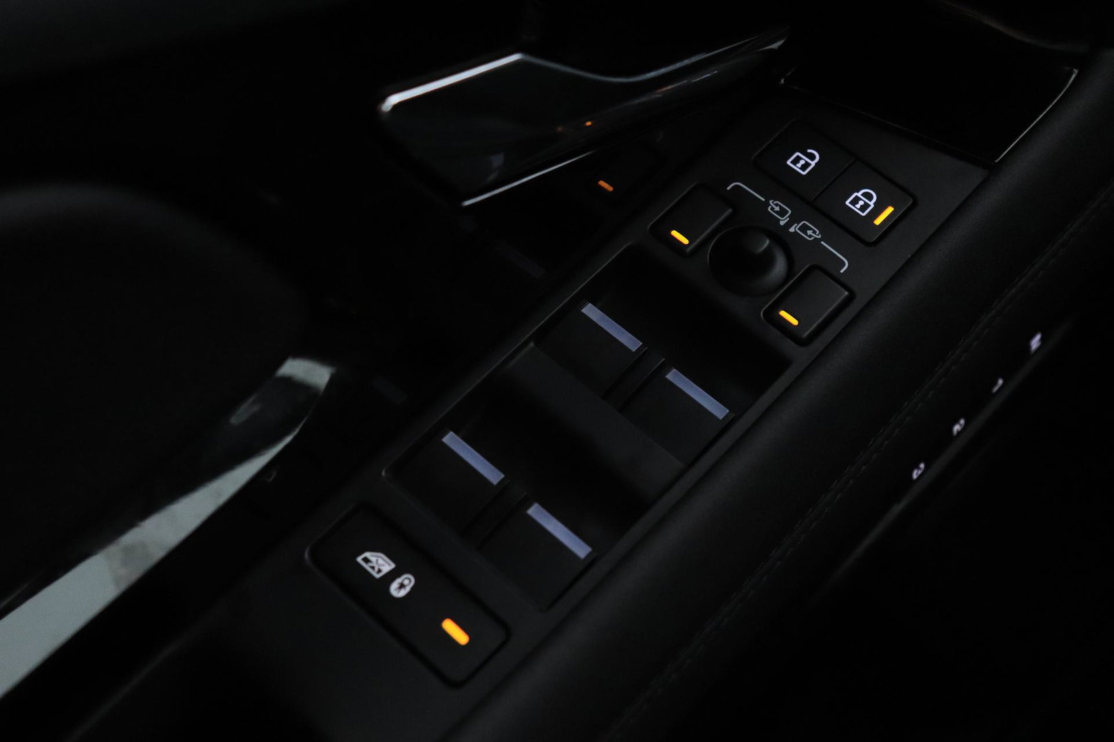 Land Rover Range Rover Evoque 1.5 P300e AWD R-Dynamic SE | ACC | Panoramadak | Meridian | Keyless Entry | Camera | Memory | Stoelverwarming | 20 Inch