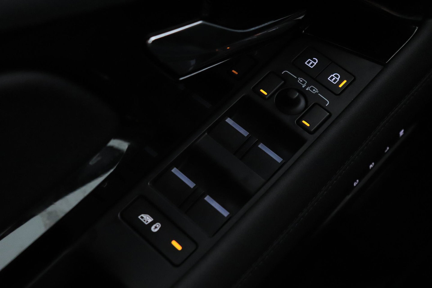 Land Rover Range Rover Evoque 1.5 P300e AWD R-Dynamic SE | ACC | Panoramadak | Meridian | Keyless Entry | Camera | Memory | Stoelverwarming | 20 Inch