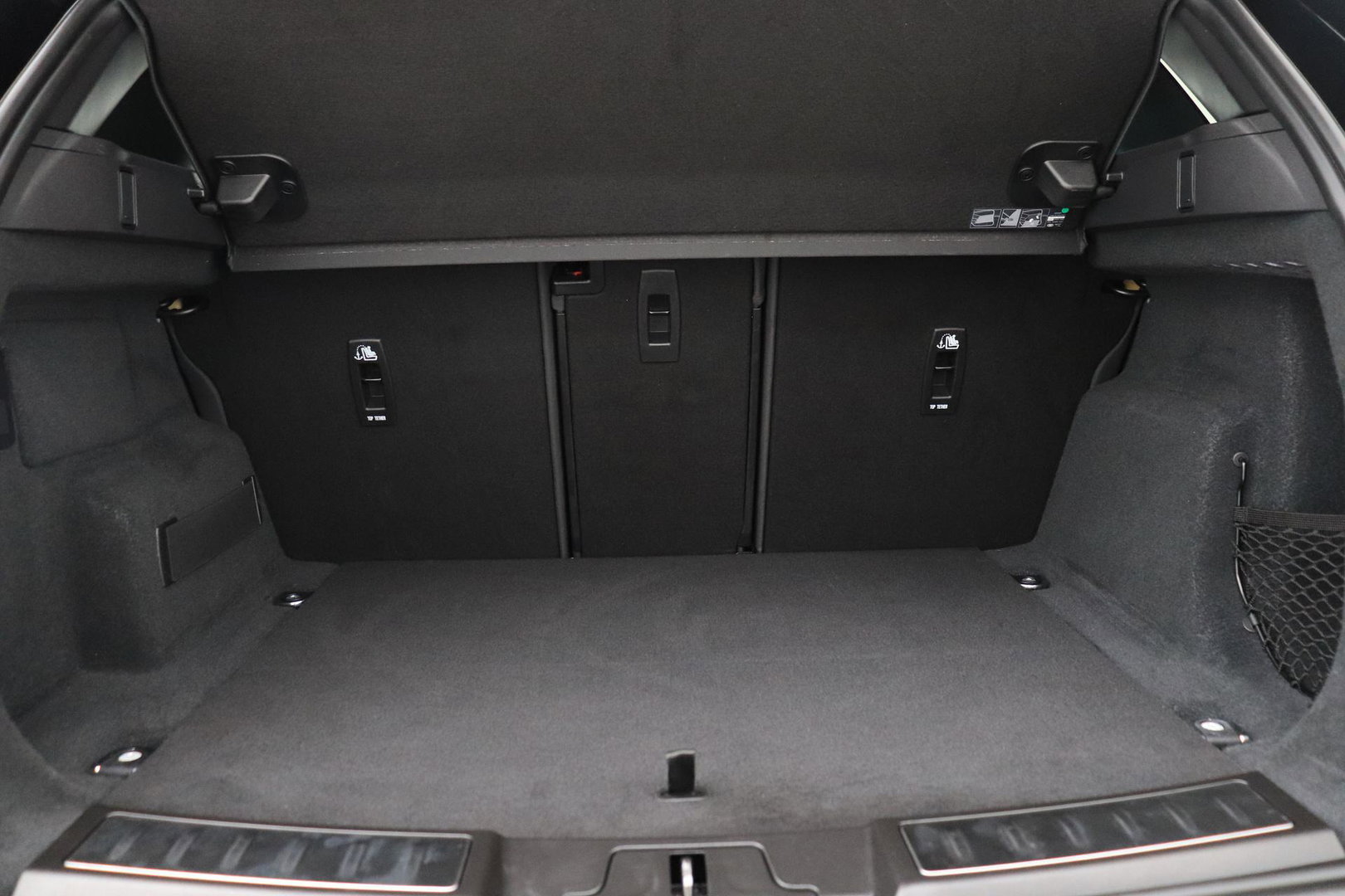 Land Rover Range Rover Evoque 1.5 P300e AWD R-Dynamic SE | ACC | Panoramadak | Meridian | Keyless Entry | Camera | Memory | Stoelverwarming | 20 Inch