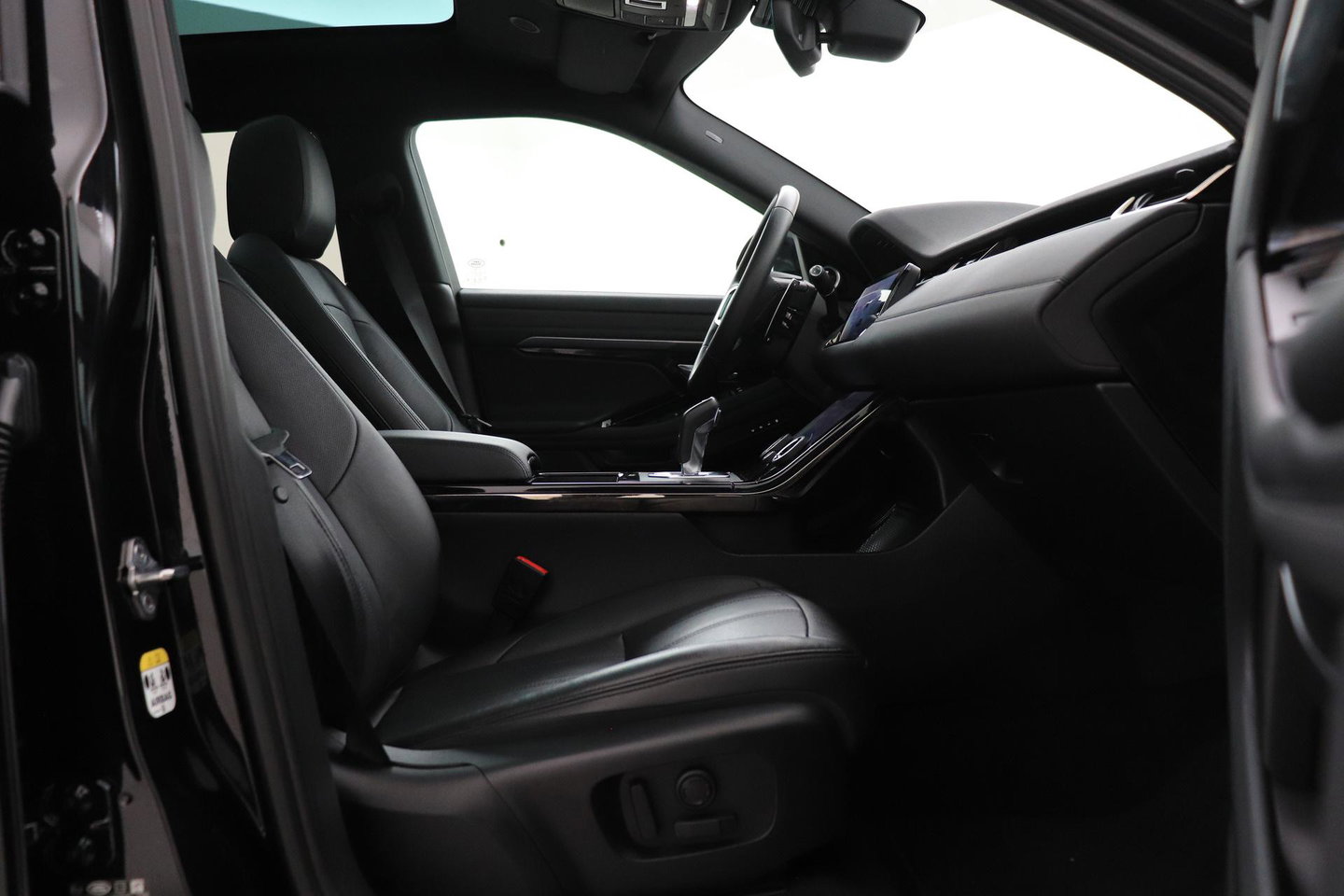 Land Rover Range Rover Evoque 1.5 P300e AWD R-Dynamic SE | ACC | Panoramadak | Meridian | Keyless Entry | Camera | Memory | Stoelverwarming | 20 Inch