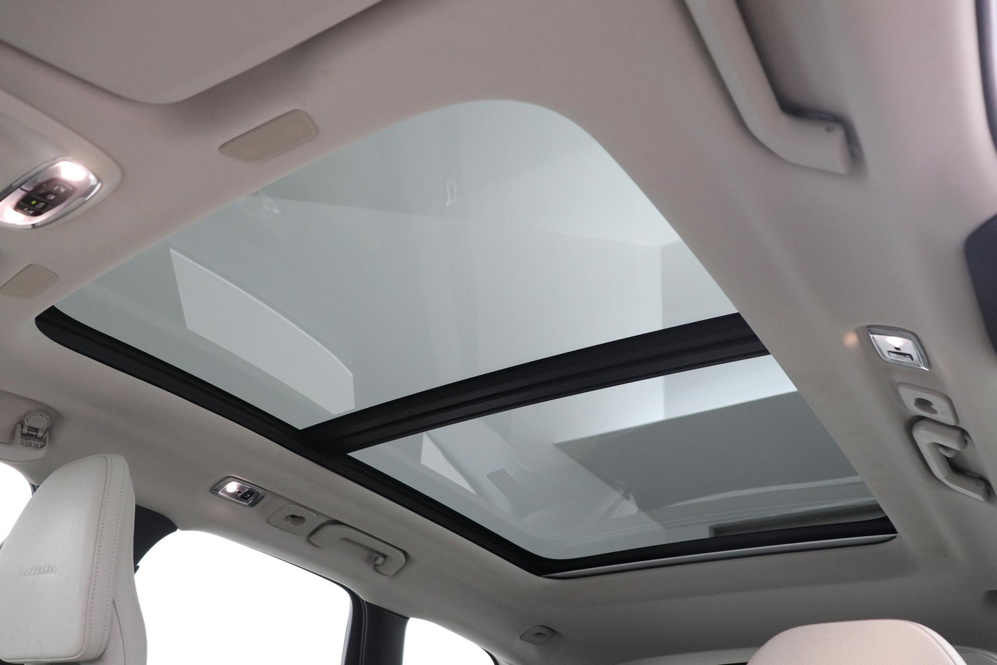 Volvo XC60 T4 Inscription | Panoramadak | Head-Up | Camera | Stoelverwarming | Leder | Trekhaak