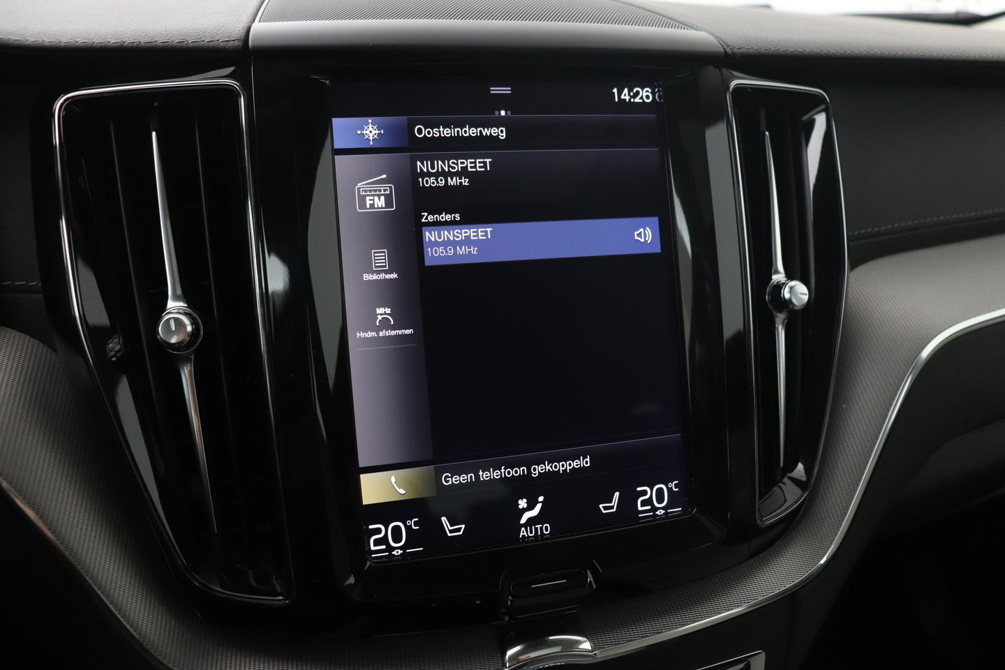 Volvo XC60 T4 Inscription | Panoramadak | Head-Up | Camera | Stoelverwarming | Leder | Trekhaak