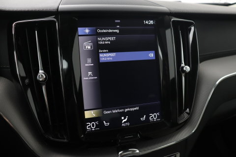 Volvo XC60 T4 Inscription | Panoramadak | Head-Up | Camera | Stoelverwarming | Leder | Trekhaak