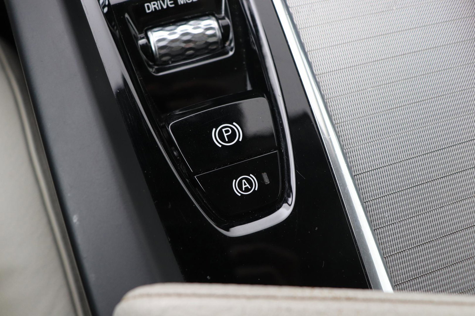 Volvo XC60 T4 Inscription | Panoramadak | Head-Up | Camera | Stoelverwarming | Leder | Trekhaak