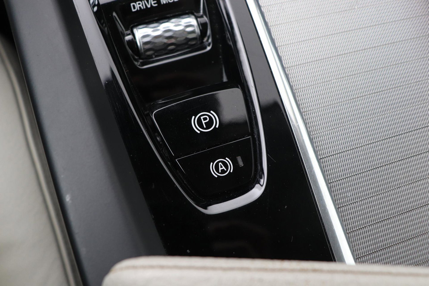 Volvo XC60 T4 Inscription | Panoramadak | Head-Up | Camera | Stoelverwarming | Leder | Trekhaak