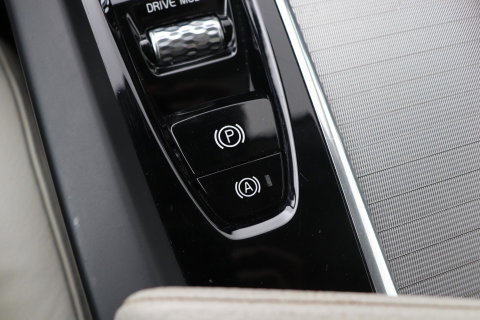 Volvo XC60 T4 Inscription | Panoramadak | Head-Up | Camera | Stoelverwarming | Leder | Trekhaak