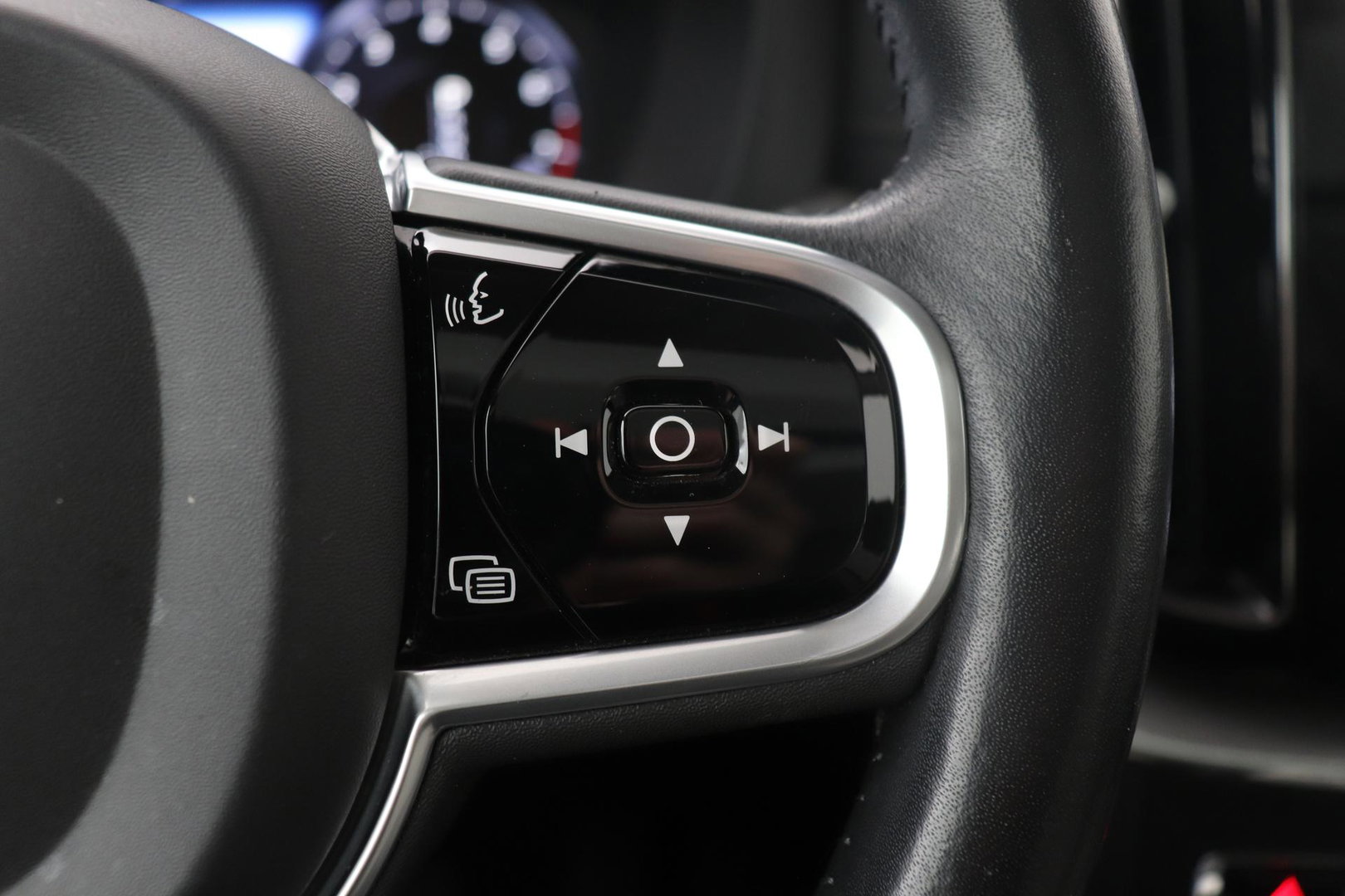 Volvo XC60 T4 Inscription | Panoramadak | Head-Up | Camera | Stoelverwarming | Leder | Trekhaak